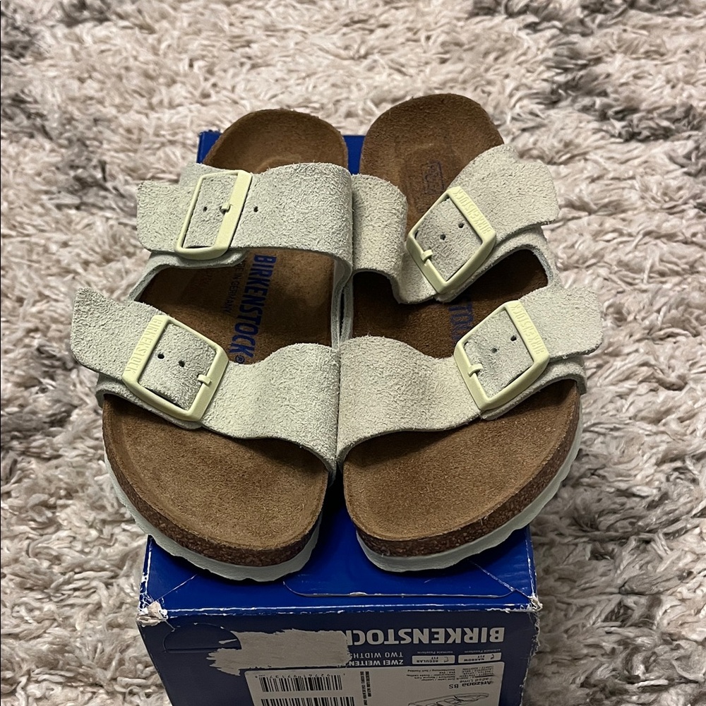Birkenstock arizona sandal. Soft footbed. Faded lime. Green. Size 37. New.